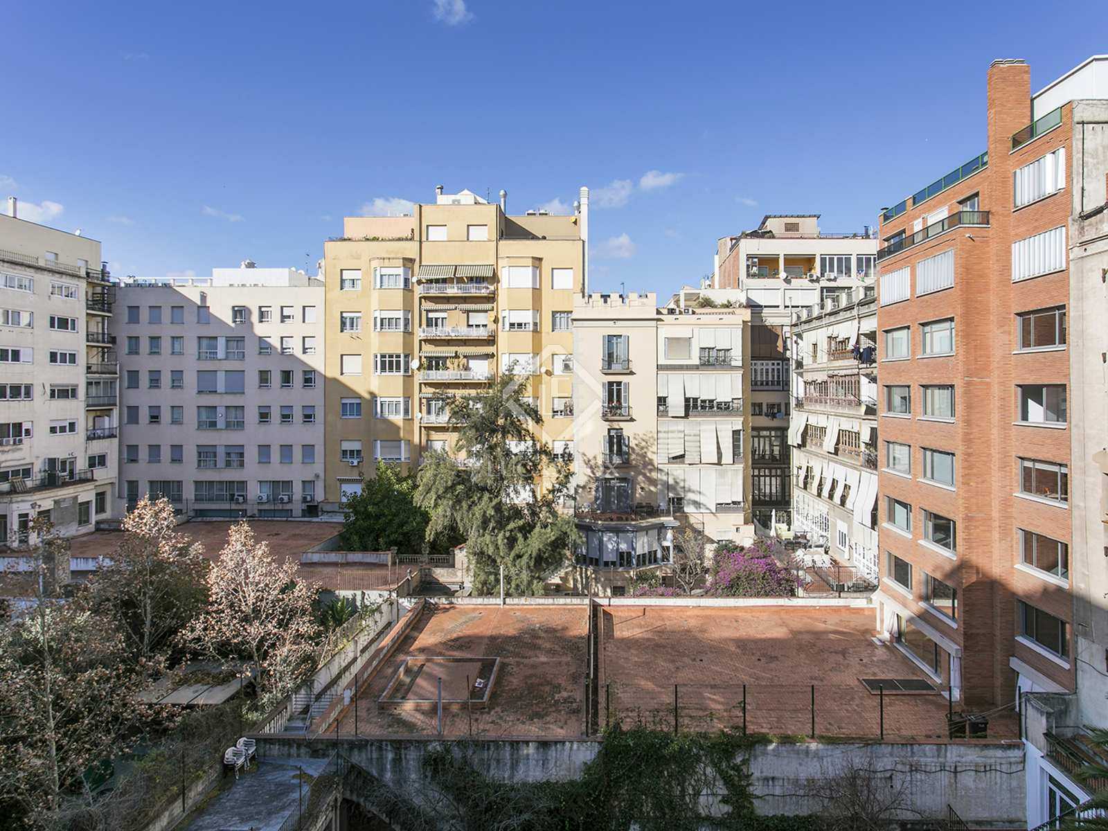 Condominium in Barcelona, Catalonia 12144747