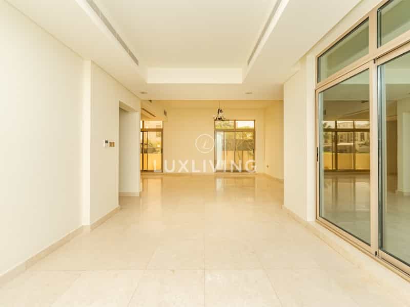 House in Dubai, Dubayy 12145078