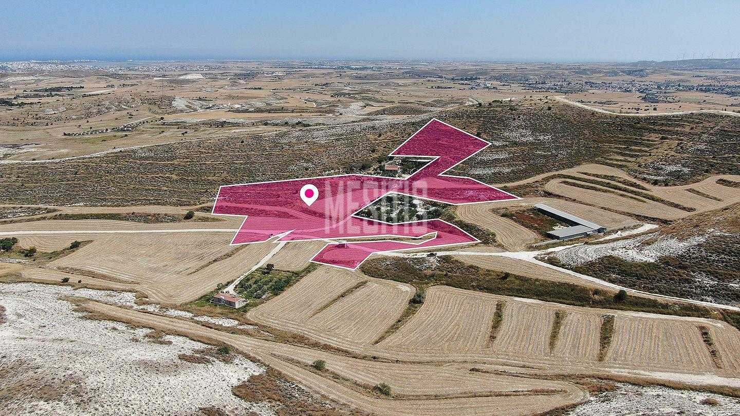 Land im Aradippou, Larnaka 12146164