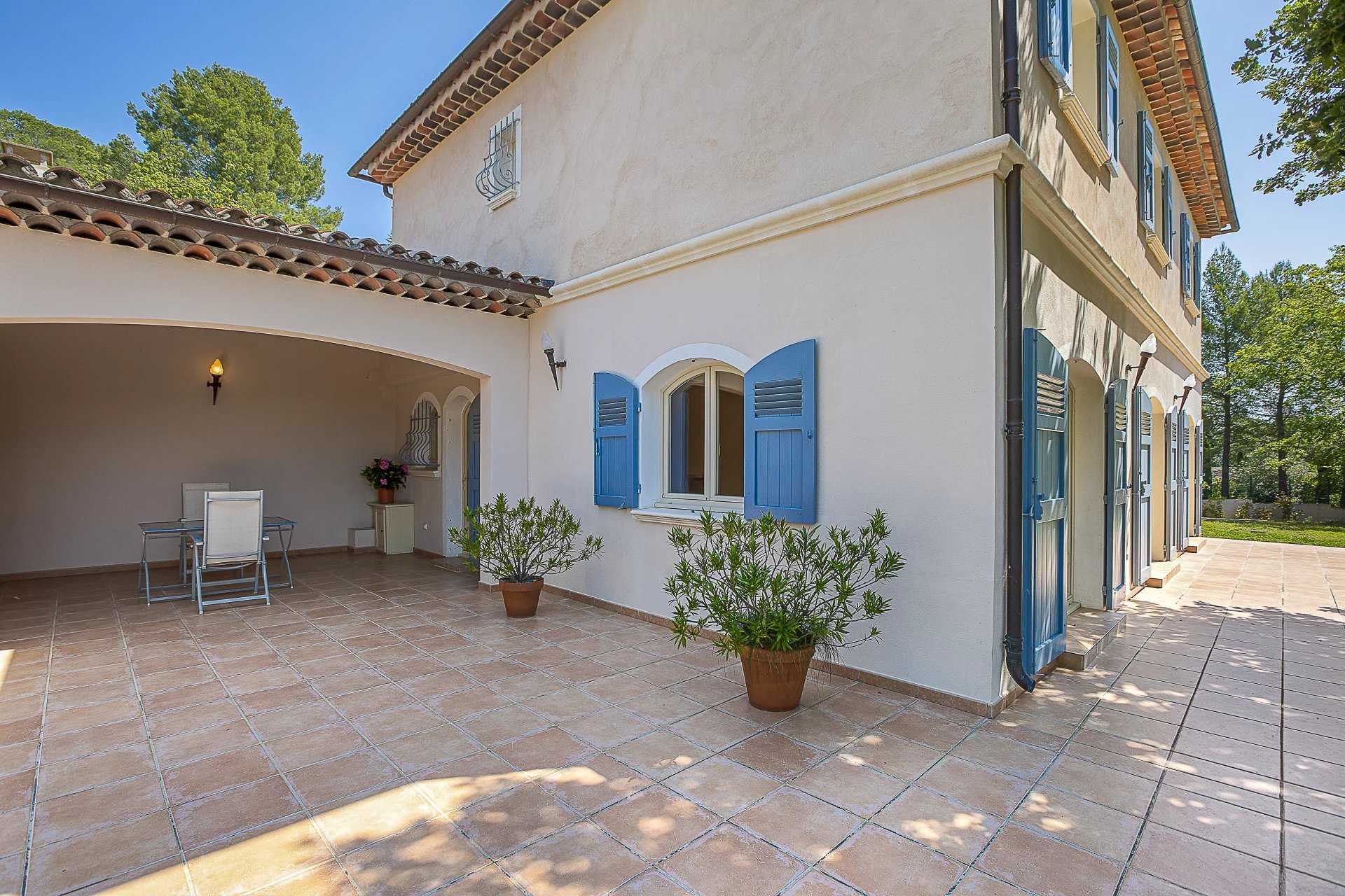 Haus im Draguignan, Provence-Alpes-Côte d'Azur 12146366