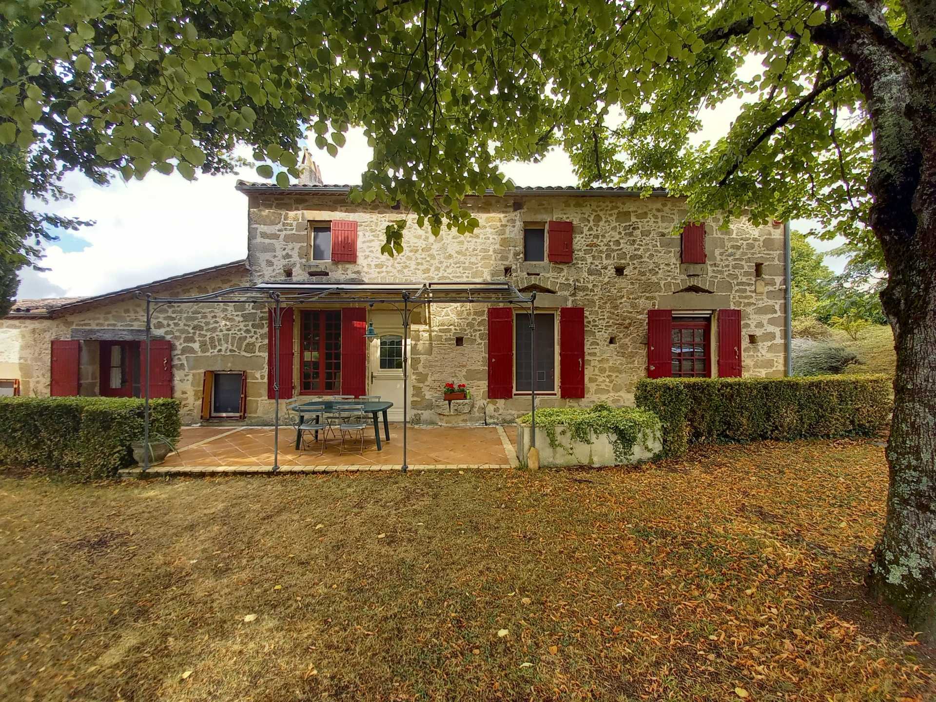 بيت في Serignac-Peboudou, Nouvelle-Aquitaine 12146367