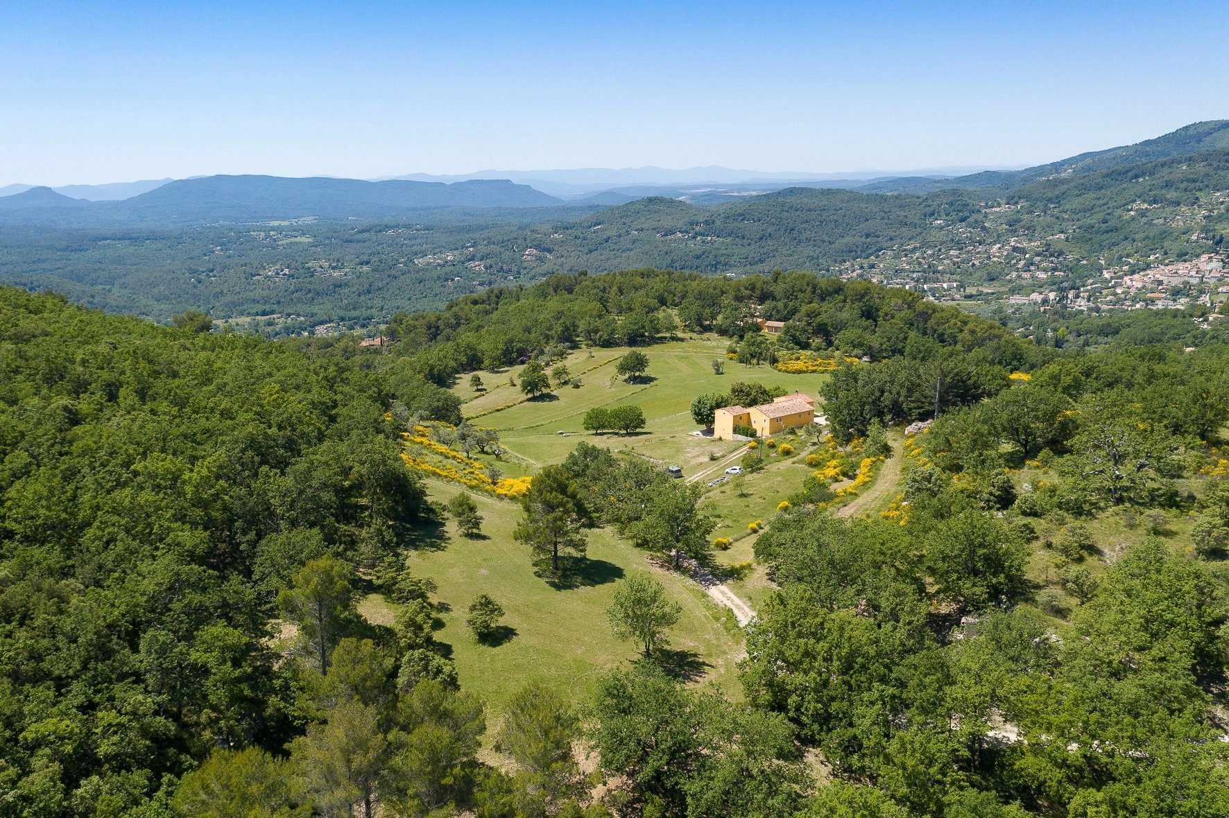 σπίτι σε Seillans, Provence-Alpes-Côte d'Azur 12146370