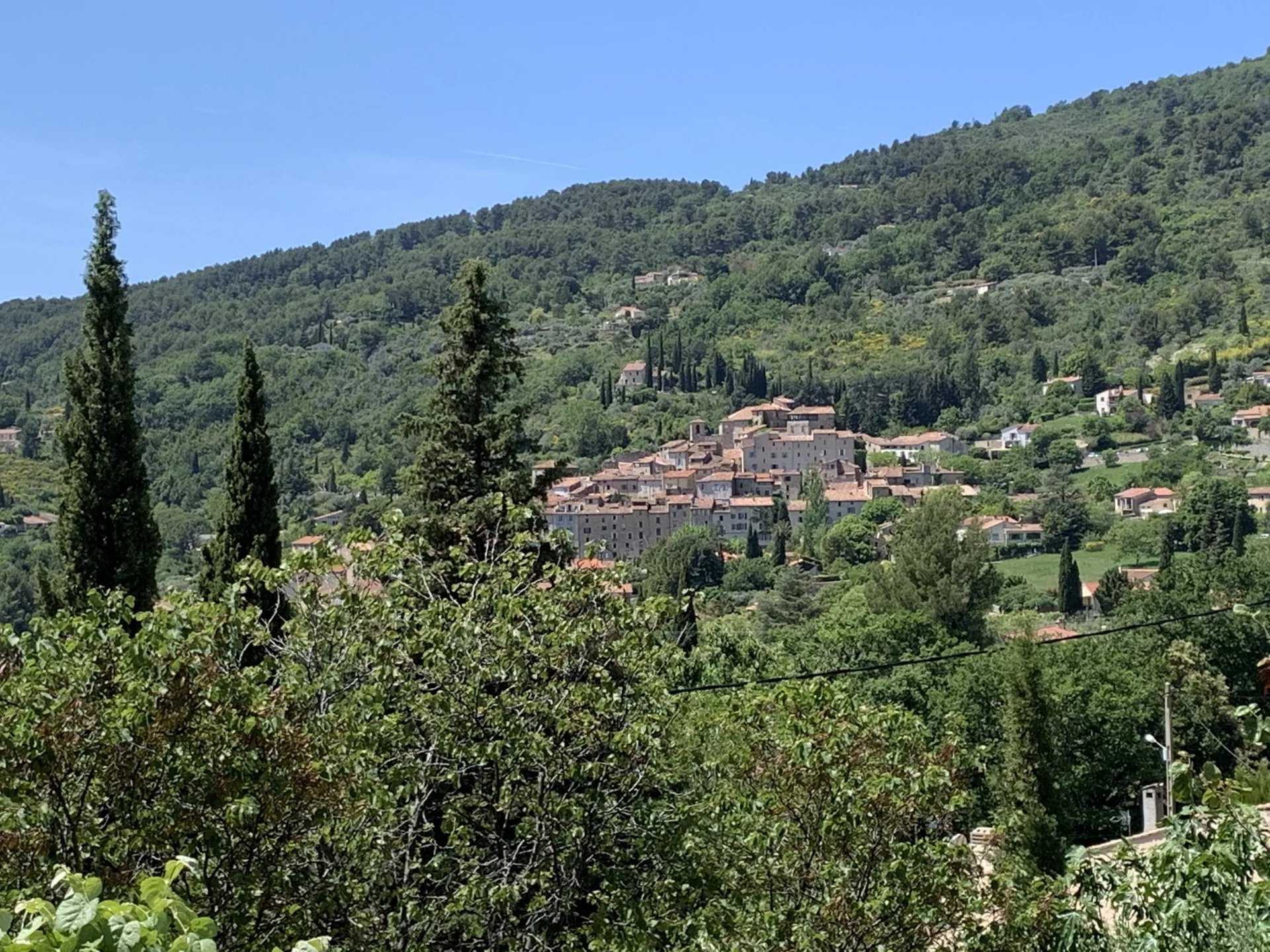 Hus i Seillans, Provence-Alpes-Côte d'Azur 12146380
