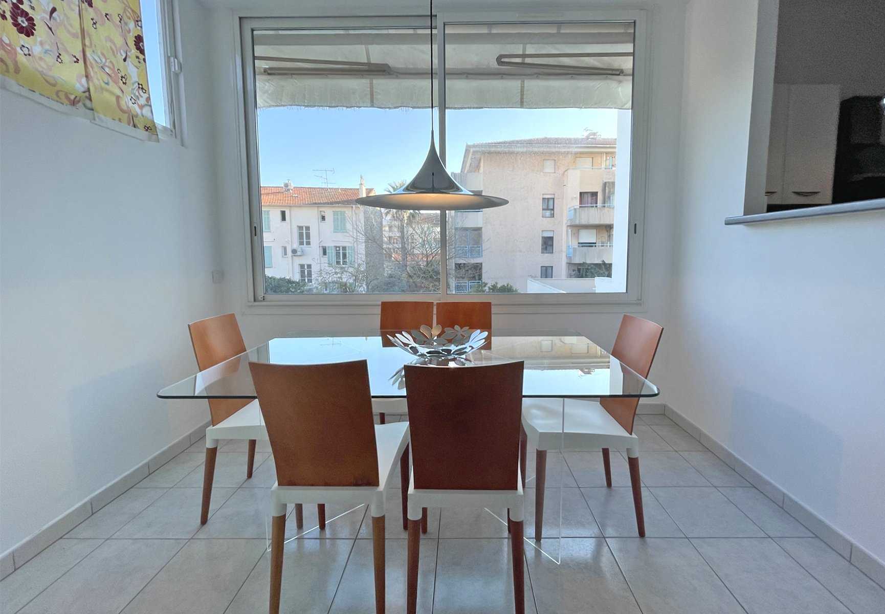 Condominium in Cannes, Provence-Alpes-Côte d'Azur 12146467
