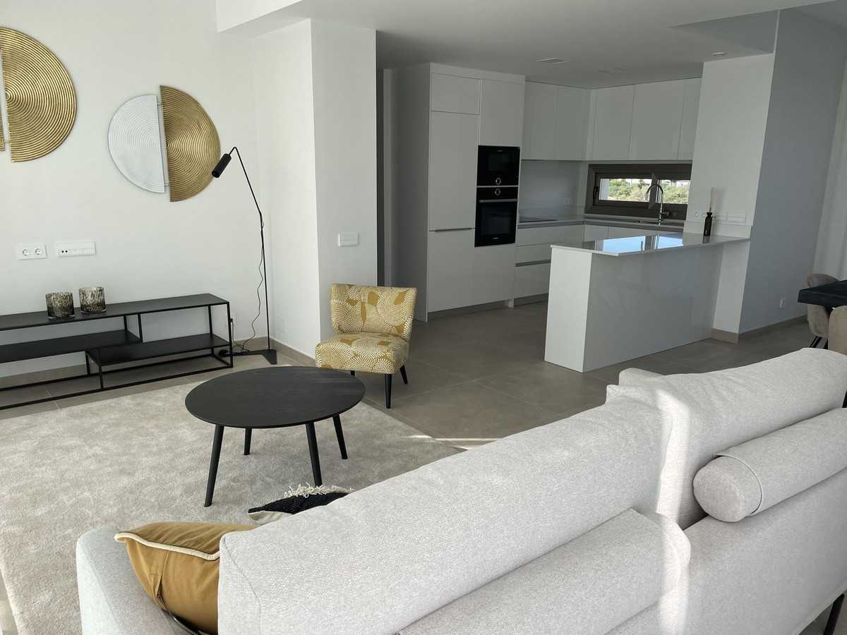 Condominium in Las Lagunas, Andalusia 12146630