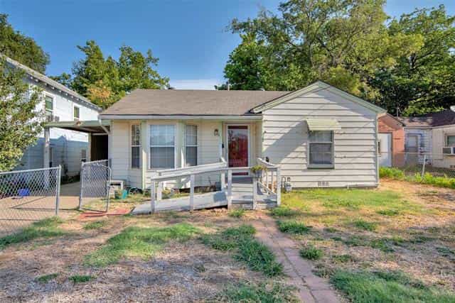 House in Denison, Texas 12147536