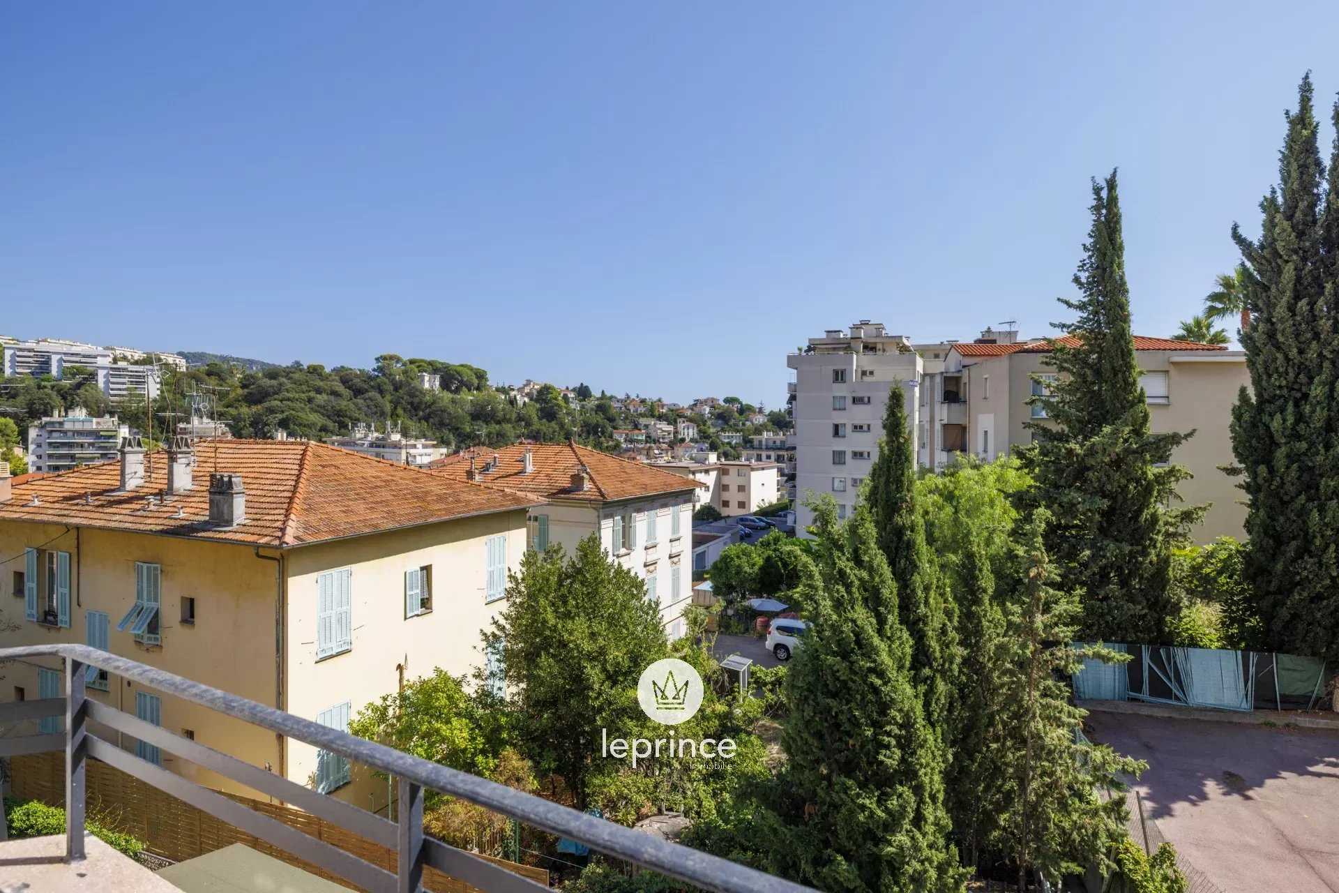 Condominium in Nice, Provence-Alpes-Cote d'Azur 12147669