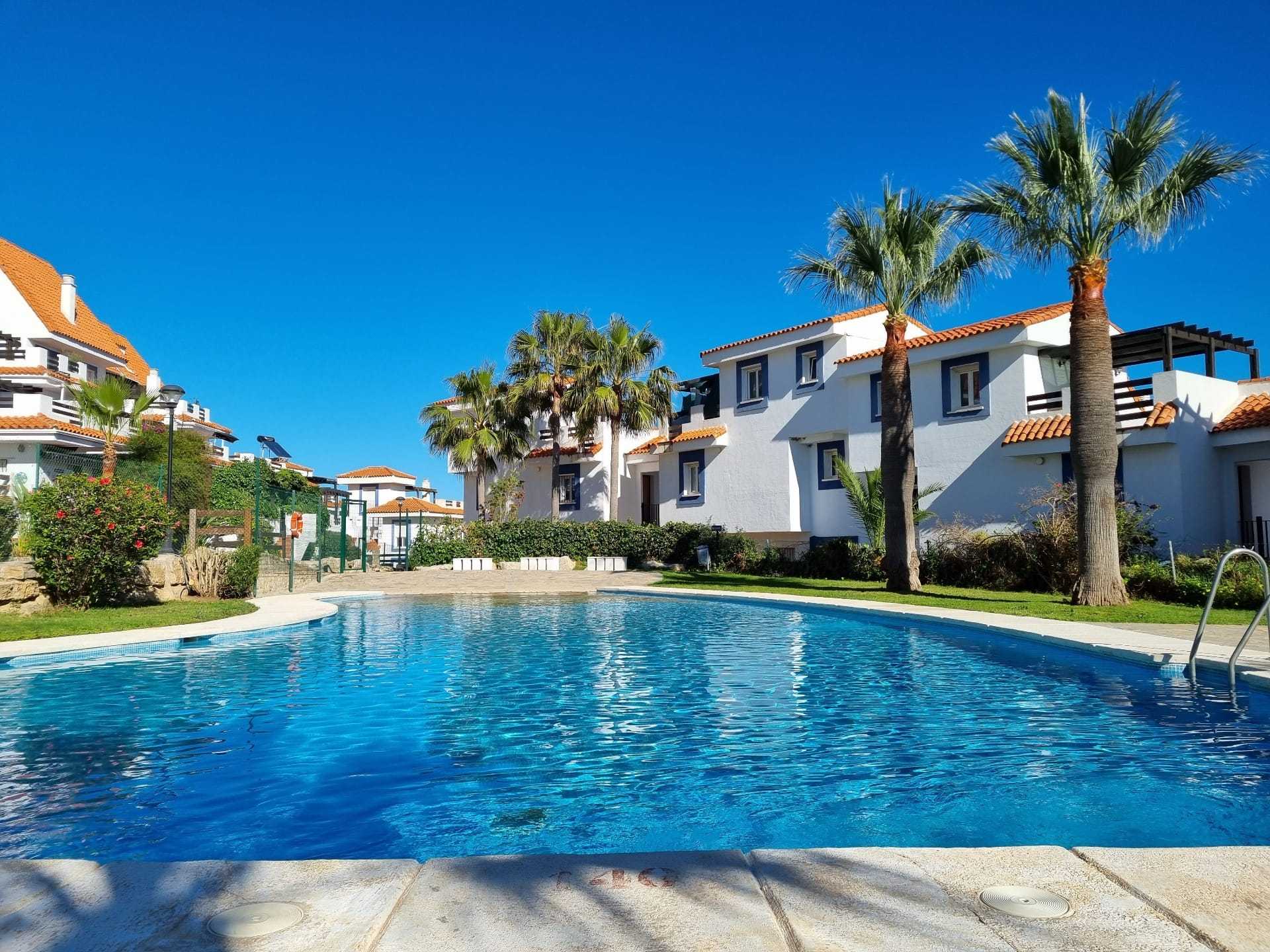 Condominium in Puerto de la Duquesa, Andalusia 12148254