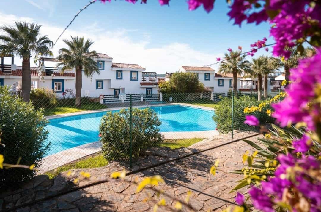 Condominium in Puerto de la Duquesa, Andalusia 12148254
