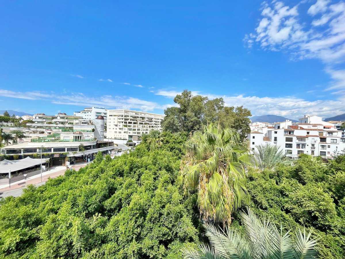 Condominium dans , Andalusia 12151241