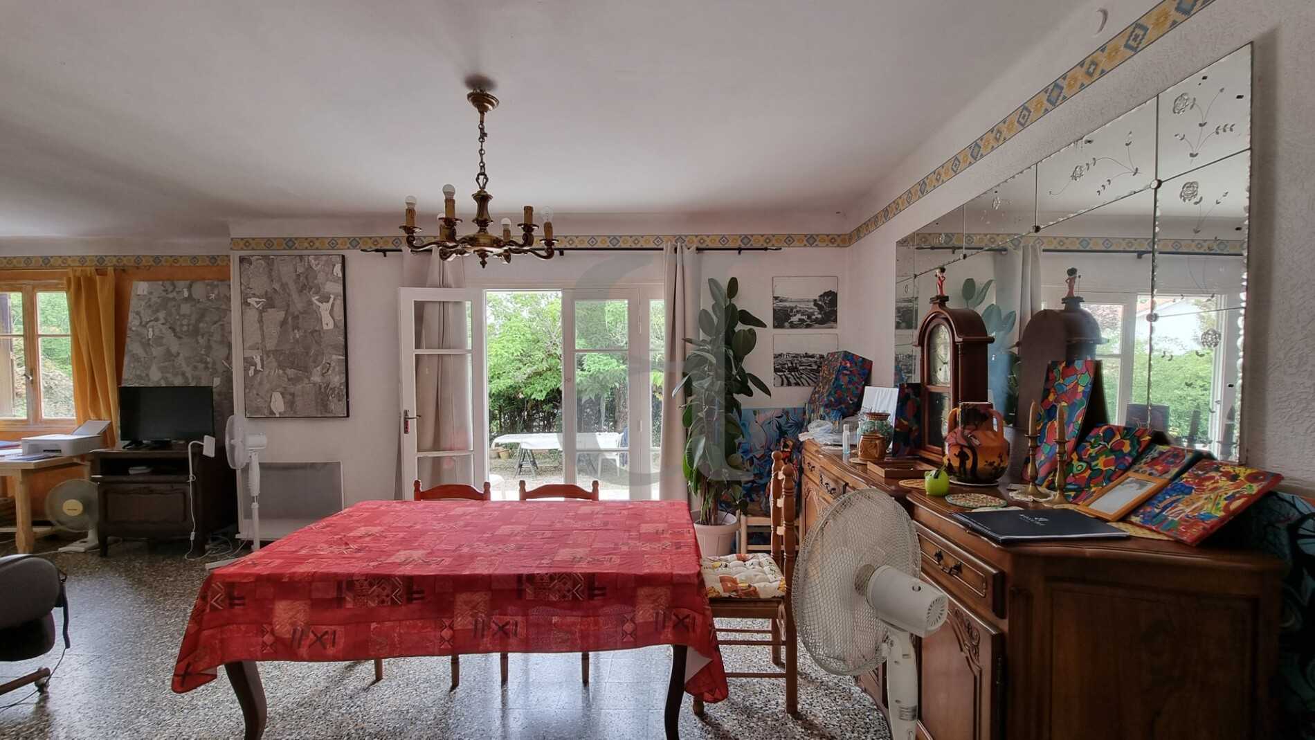 Rumah di Mazan, Provence-Alpes-Côte d'Azur 12151730