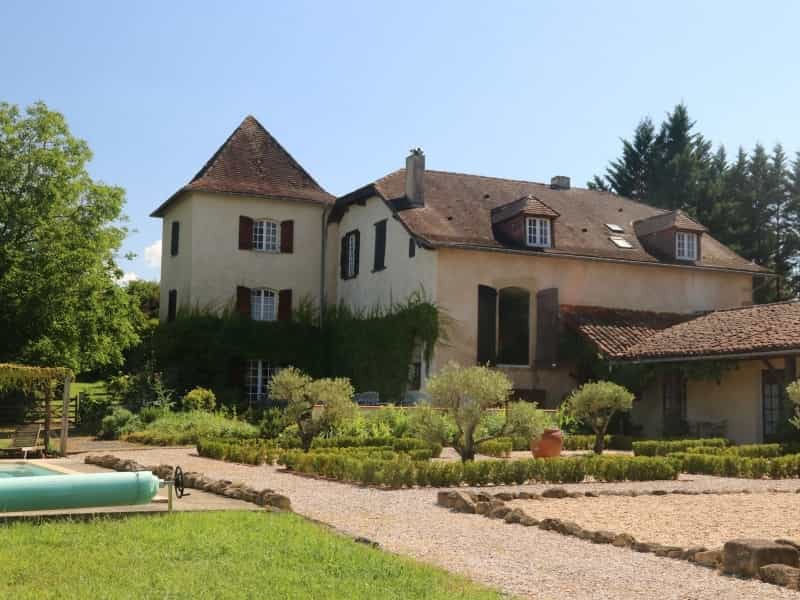 بيت في Monlezun, Occitanie 12151786