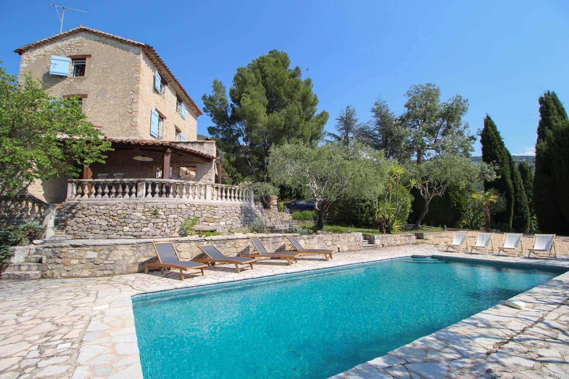 بيت في Seillans, Provence-Alpes-Côte d'Azur 12151801