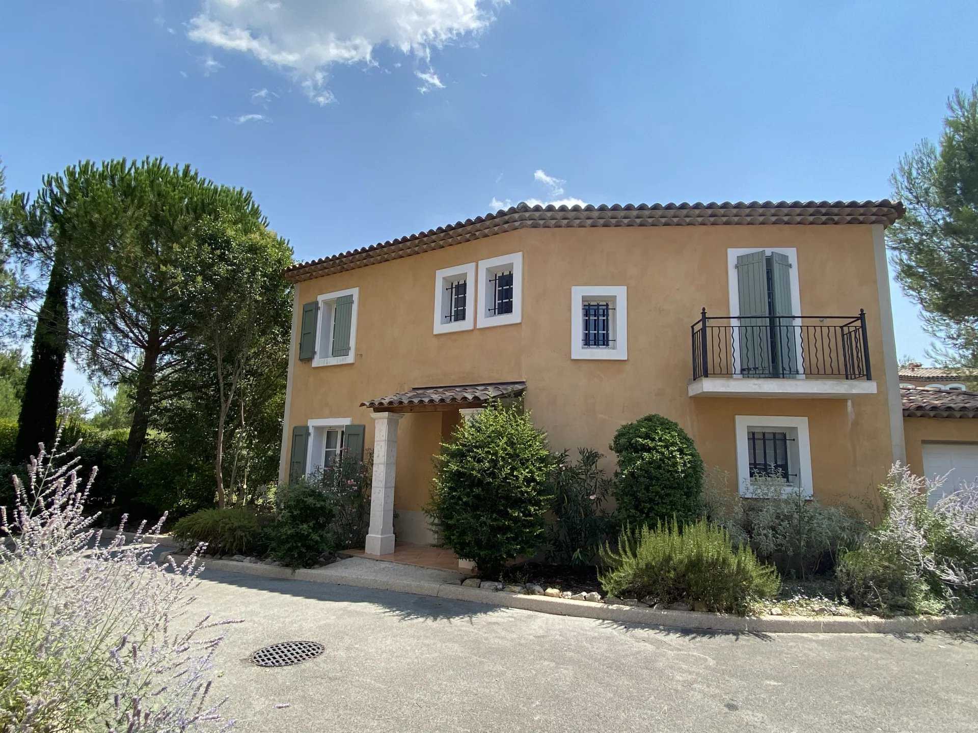 집 에 Fayence, Provence-Alpes-Côte d'Azur 12151811