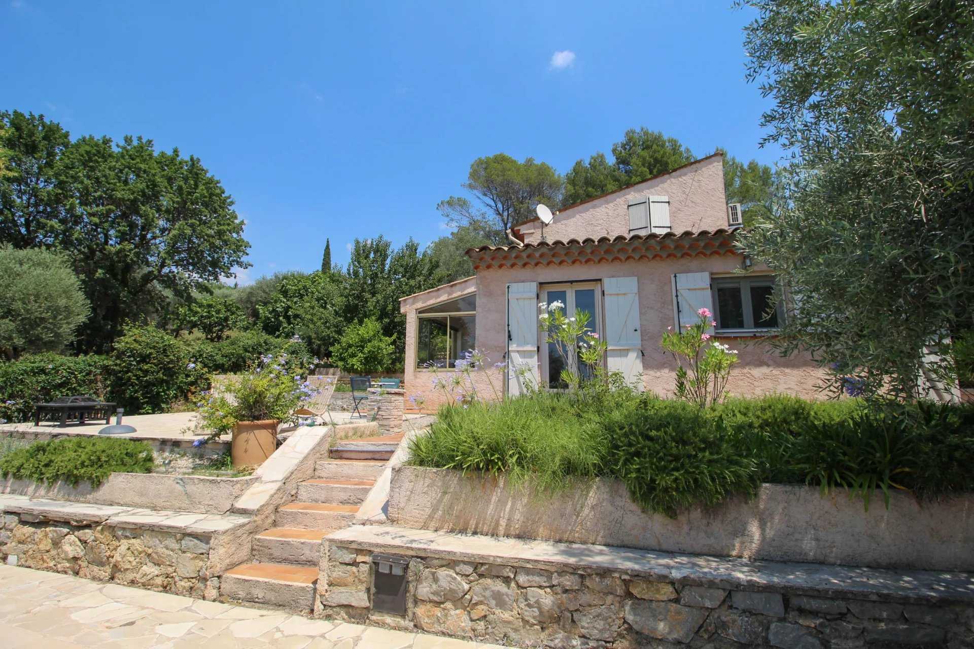 жилой дом в Montauroux, Provence-Alpes-Côte d'Azur 12151817