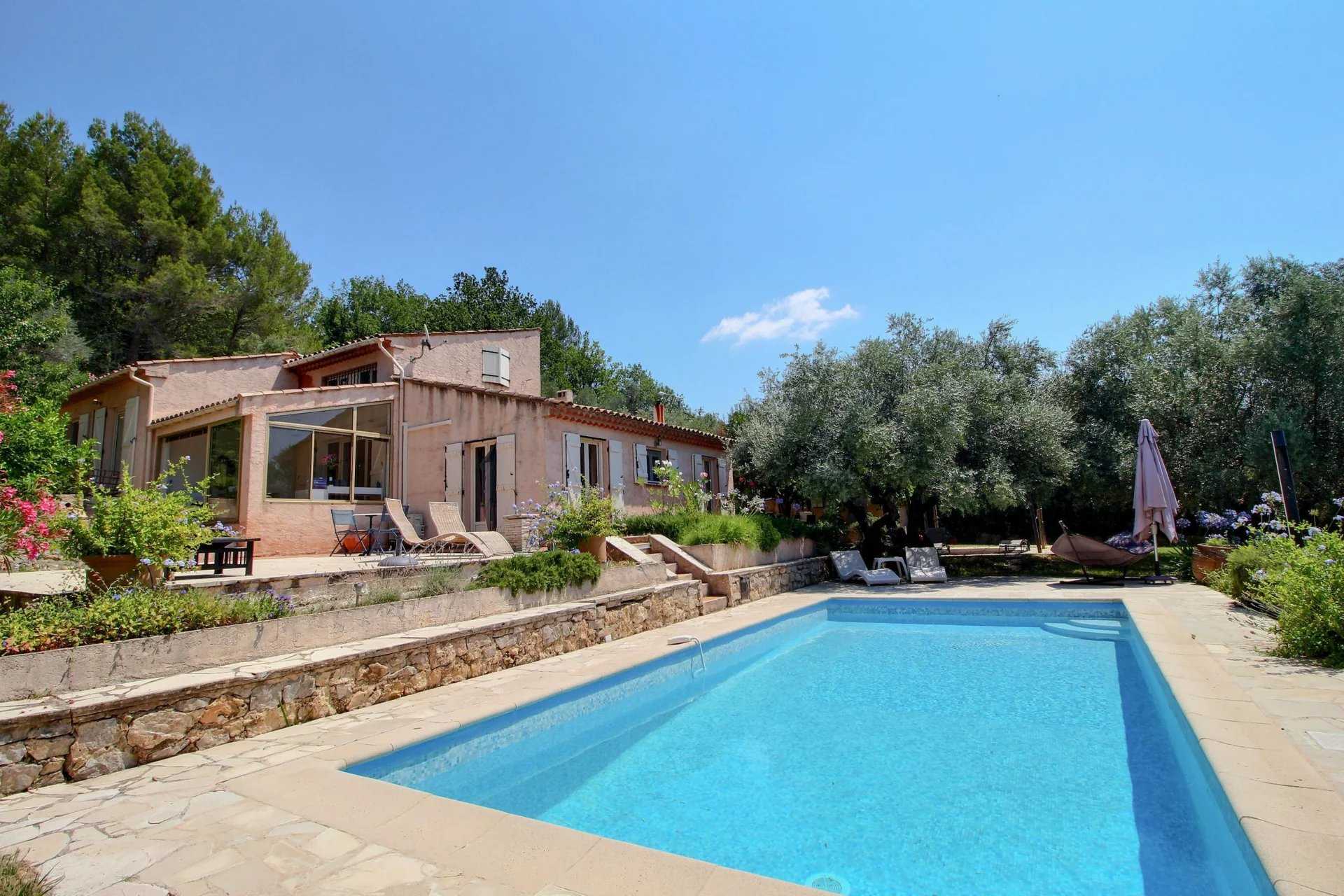 σπίτι σε Montauroux, Provence-Alpes-Côte d'Azur 12151817