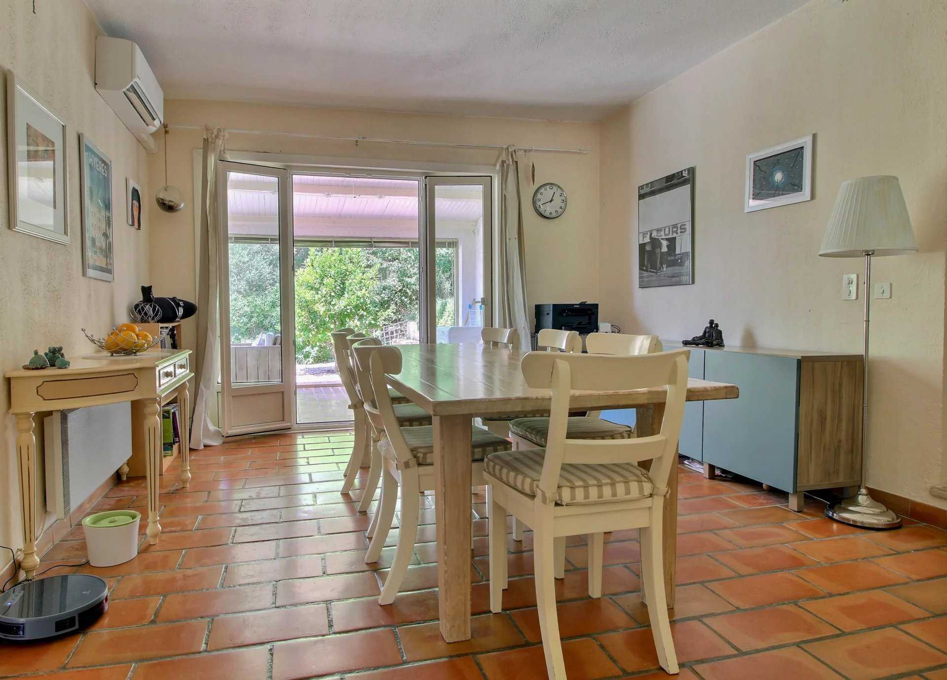 σπίτι σε Montauroux, Provence-Alpes-Côte d'Azur 12151817