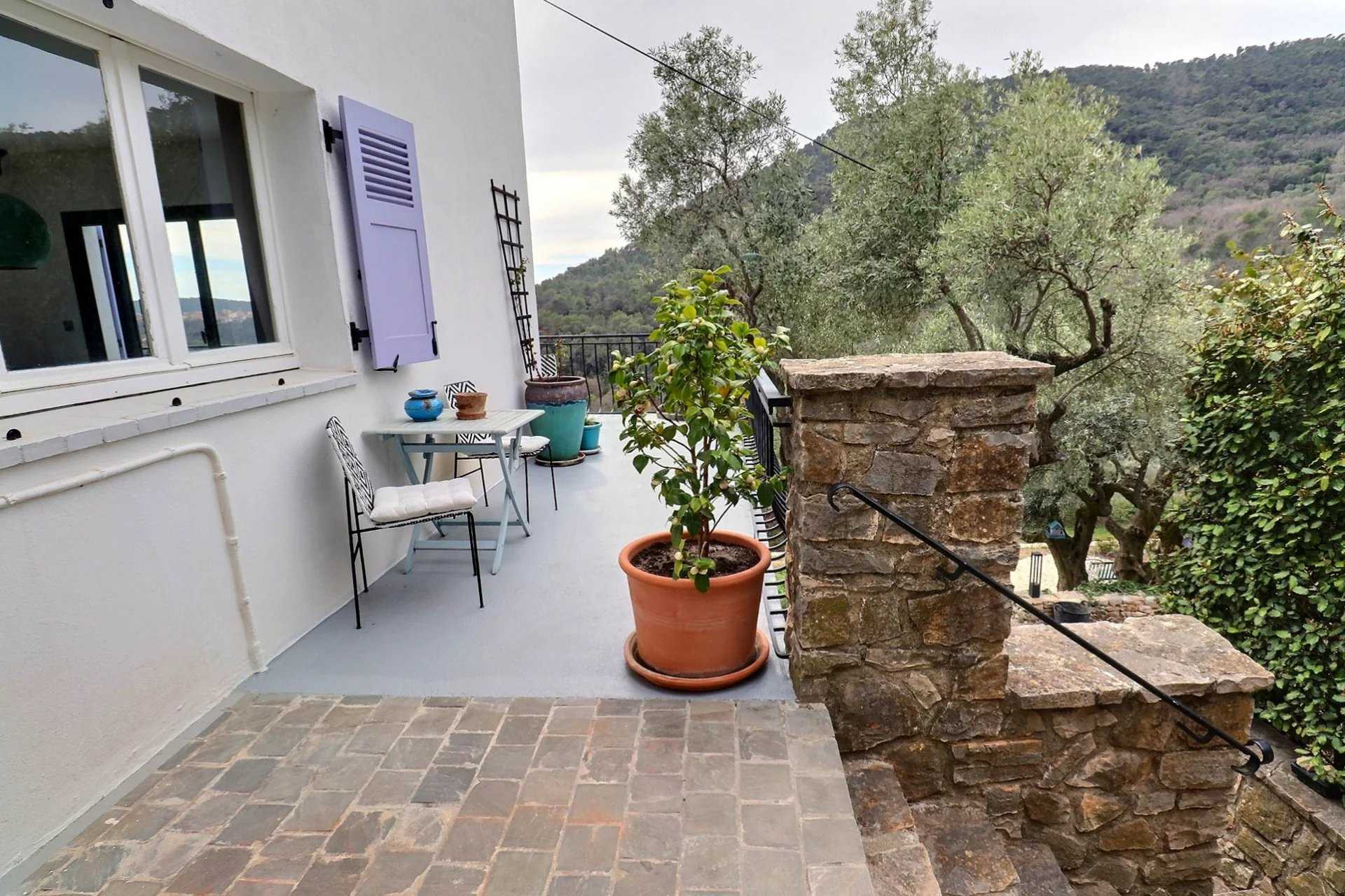 σπίτι σε Bargemon, Provence-Alpes-Côte d'Azur 12151829