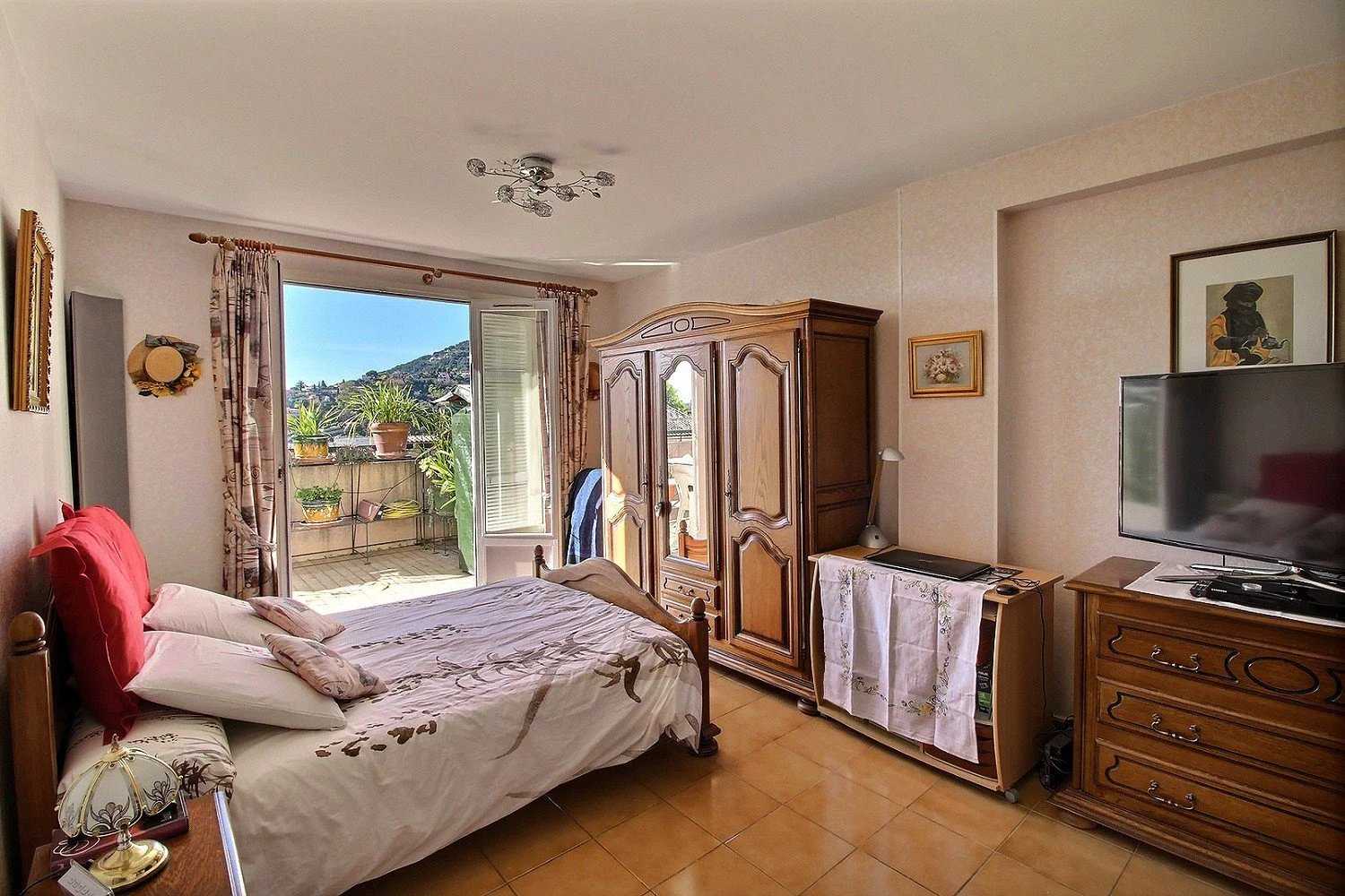 Condominium in Menton, Provence-Alpes-Cote d'Azur 12151854