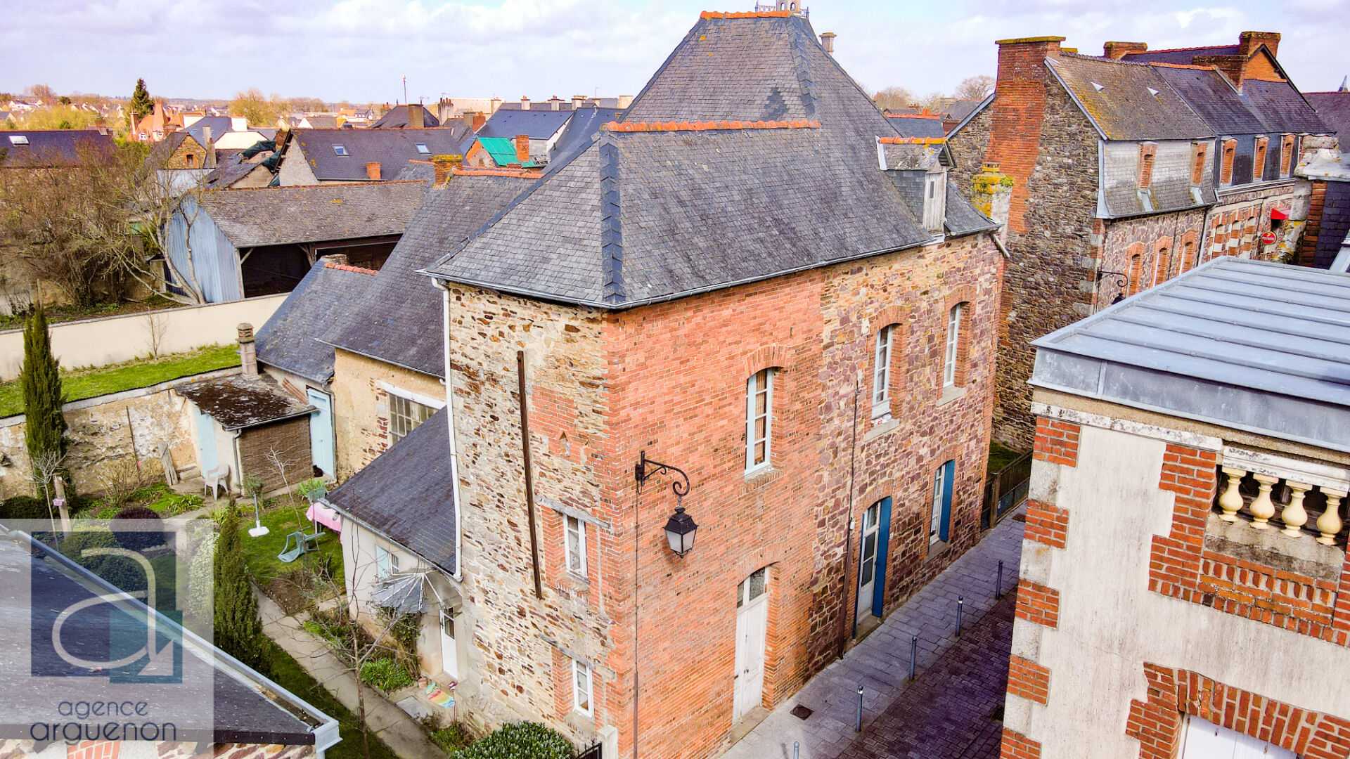 Huis in Saint-Méen-le-Grand, Brittany 12152086