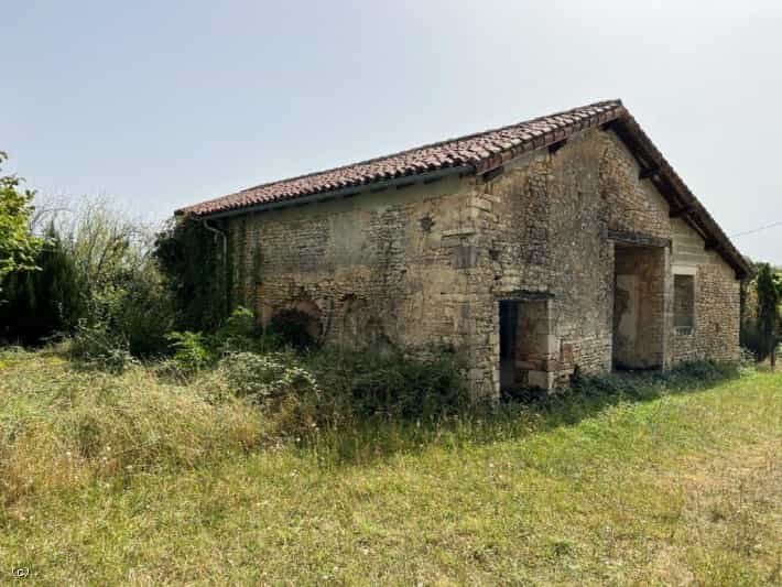 σπίτι σε Champagne-Mouton, Nouvelle-Aquitaine 12152337