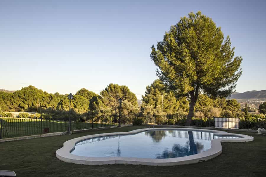 Casa nel Alhaurín el Grande, Andalusia 12152571