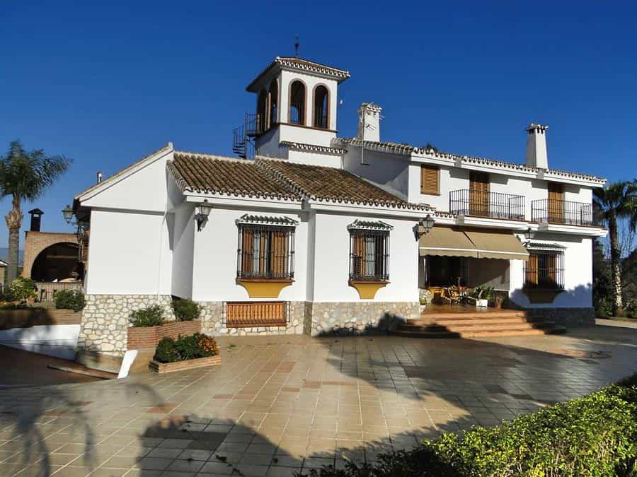 House in Alhaurín el Grande, Andalusia 12152571