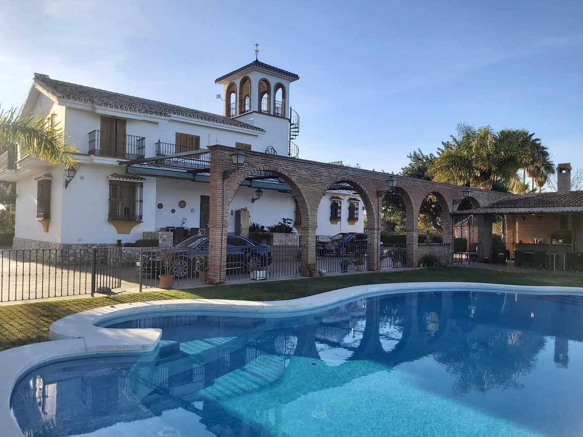 Talo sisään Alhaurin el Grande, Andalusia 12152571