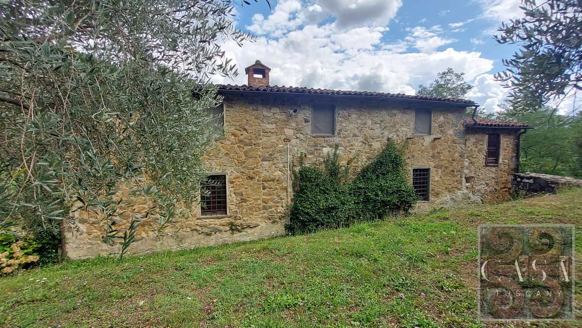 Rumah di Coreglia Antelminelli, Toskana 12153508
