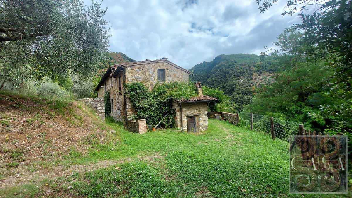 House in Coreglia Antelminelli, Tuscany 12153508