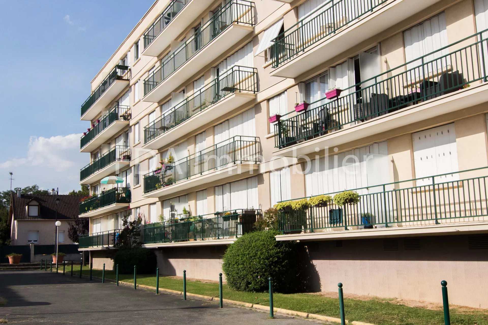 Condominium dans Le Plessis-Trévise, Ile de France 12153551