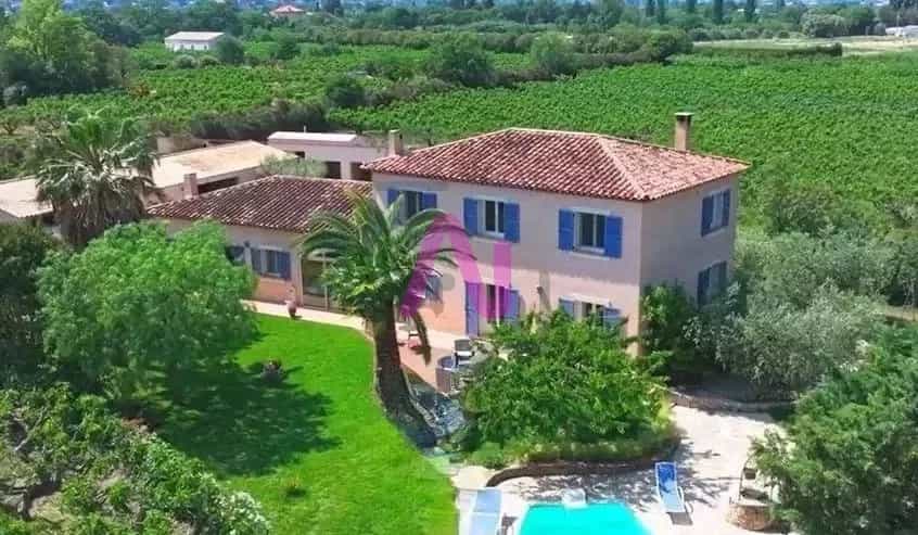 House in Sollies-Ville, Provence-Alpes-Cote d'Azur 12153556