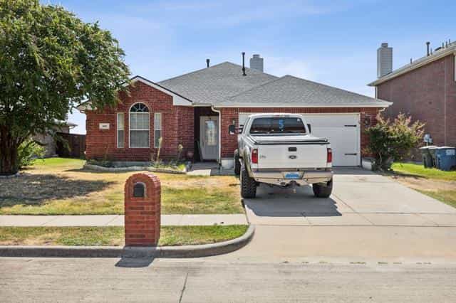House in Little Elm, Texas 12153627
