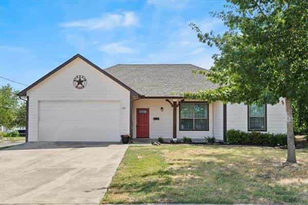 House in Greenville, Texas 12153642