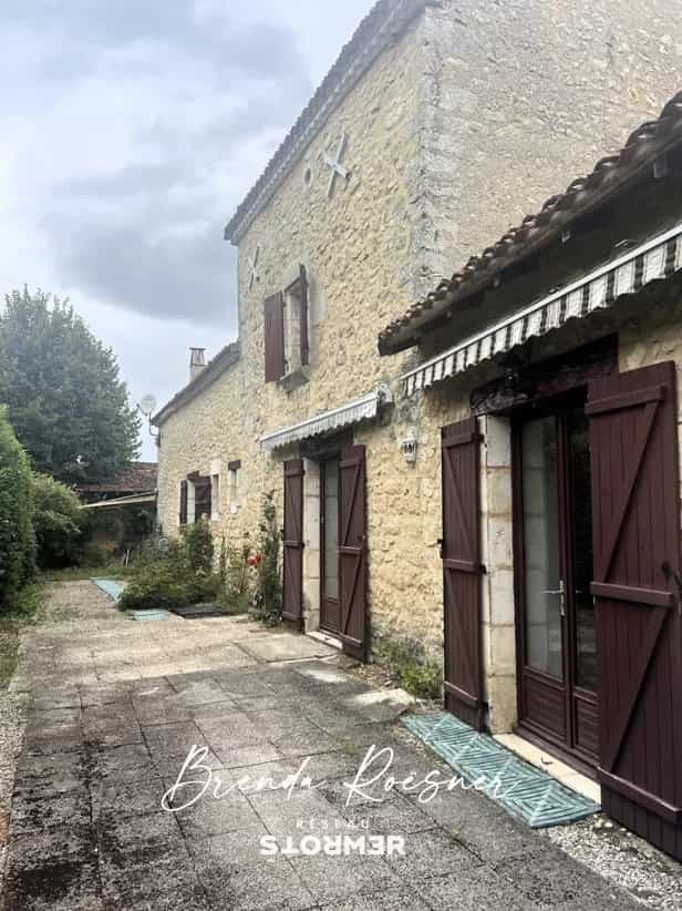 House in Clermont-de-Beauregard, Nouvelle-Aquitaine 12153811