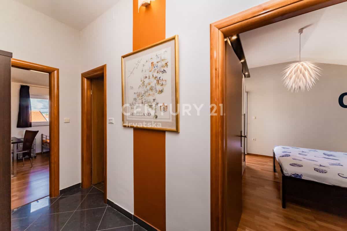 公寓 在 Biograd na Moru, Zadar County 12154235