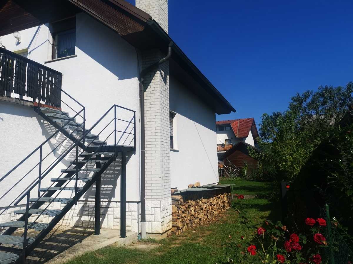 Dom w Vevce, Lublana 12154243