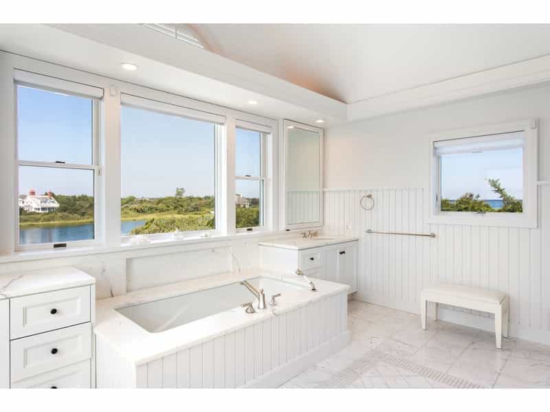 House in Quogue, New York 12154397
