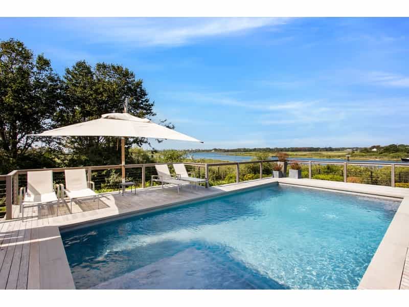 House in Quogue, New York 12154397