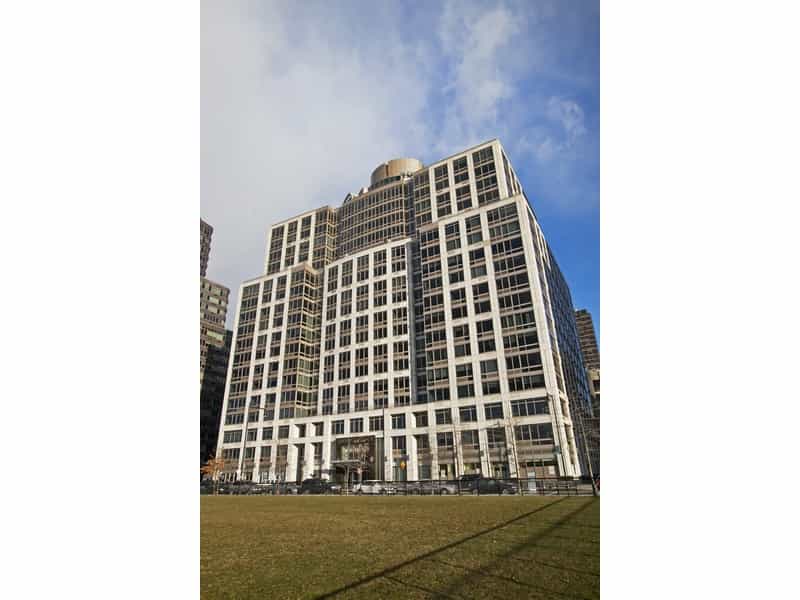 Condominium in New York, New York 12154402