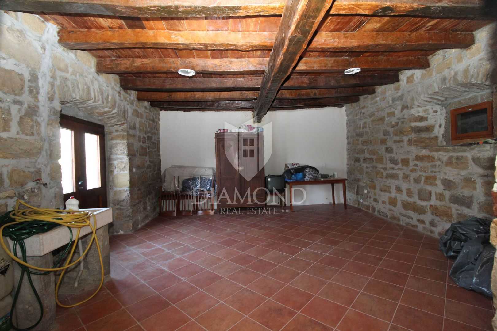 Hus i Motovun, Istria County 12154572