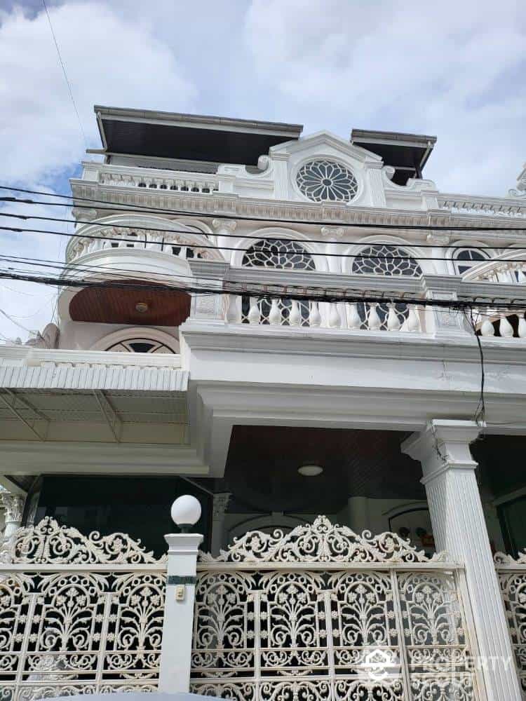 Huis in Watthana, Krung Thep Maha Nakhon 12154751