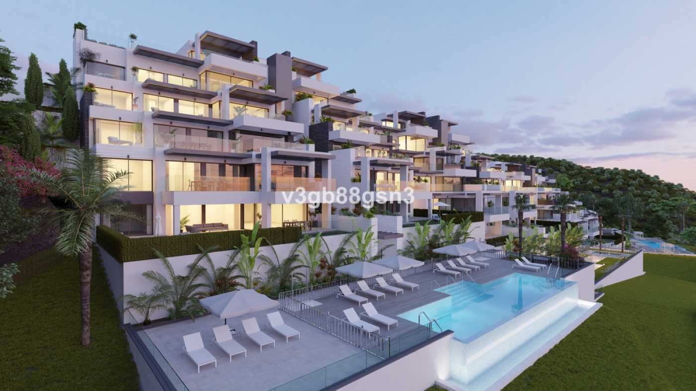 Condominium in Benahavis, Andalusia 12155301