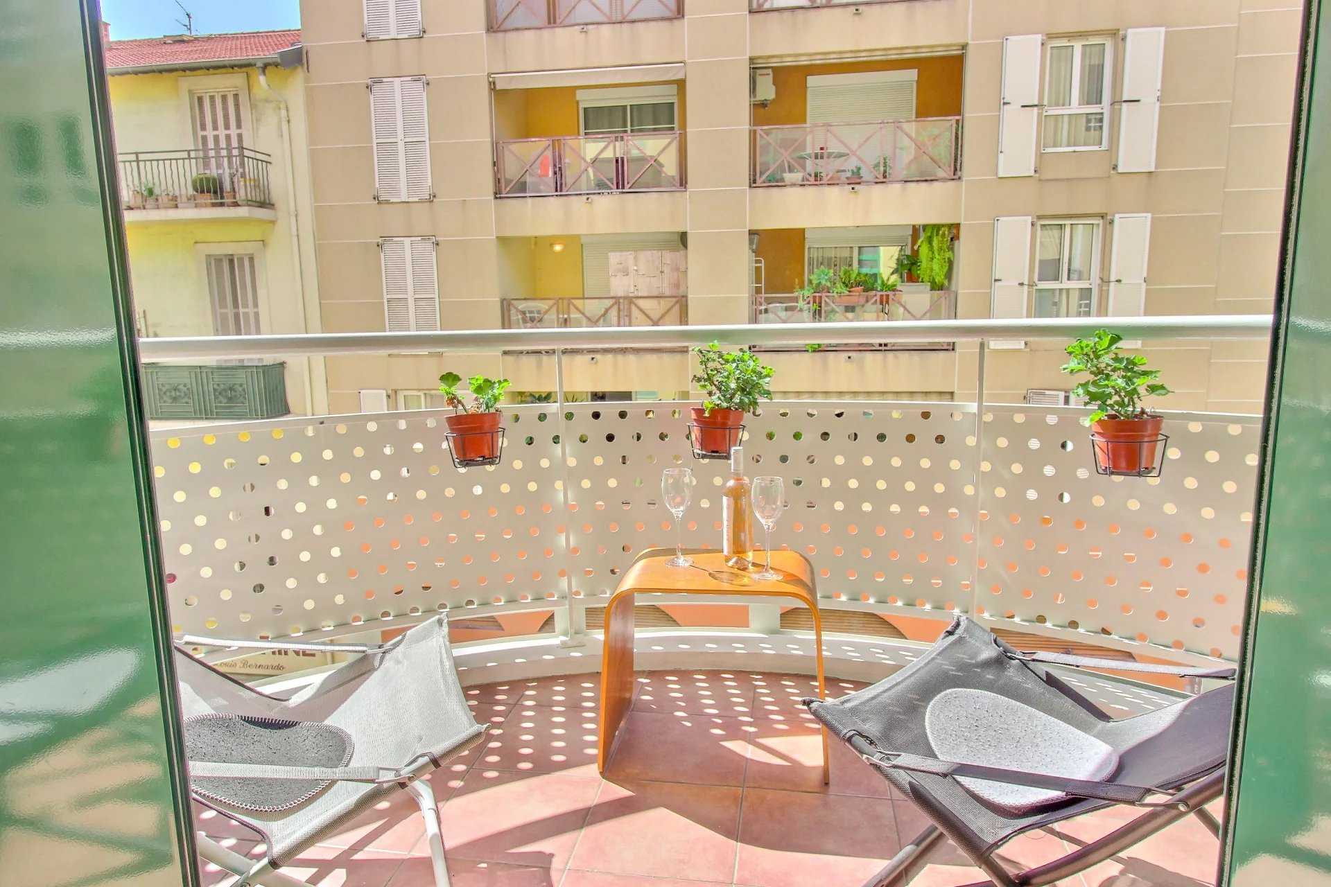 Condominium dans Nice, Provence-Alpes-Côte d'Azur 12155900