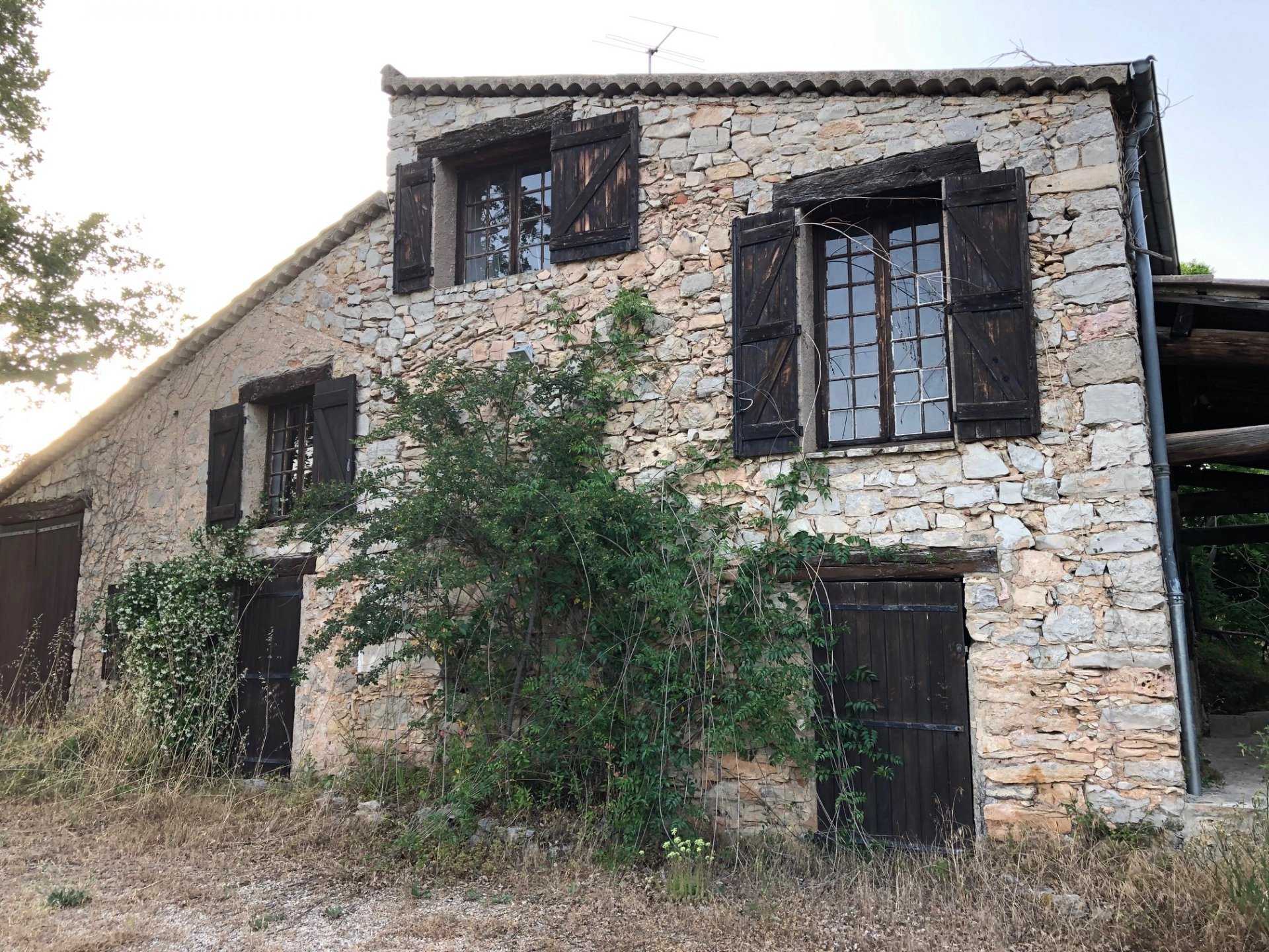 casa no Saint-Paul-en-Forêt, Provence-Alpes-Côte d'Azur 12155909