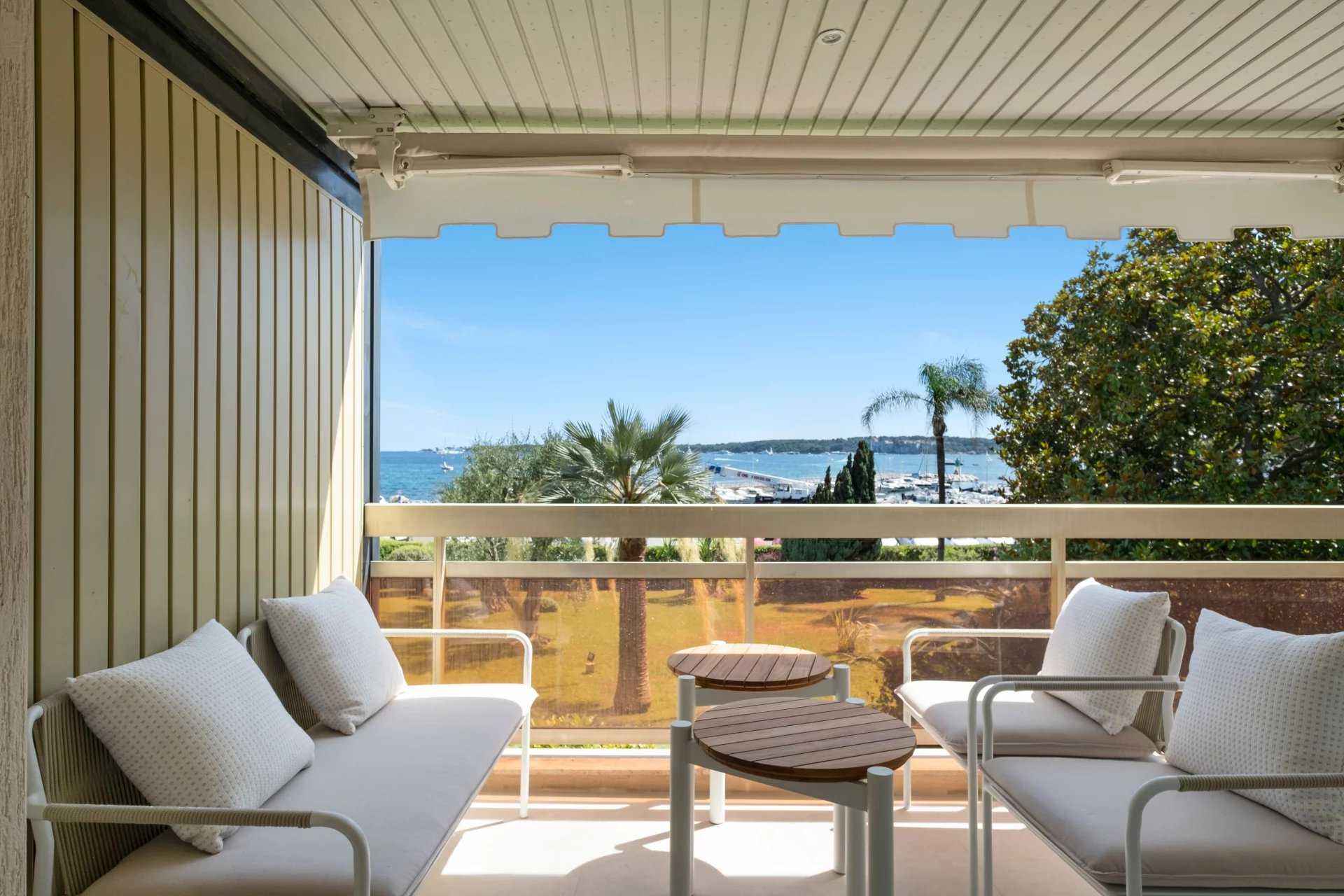 公寓 在 Cannes, Provence-Alpes-Côte d'Azur 12155911