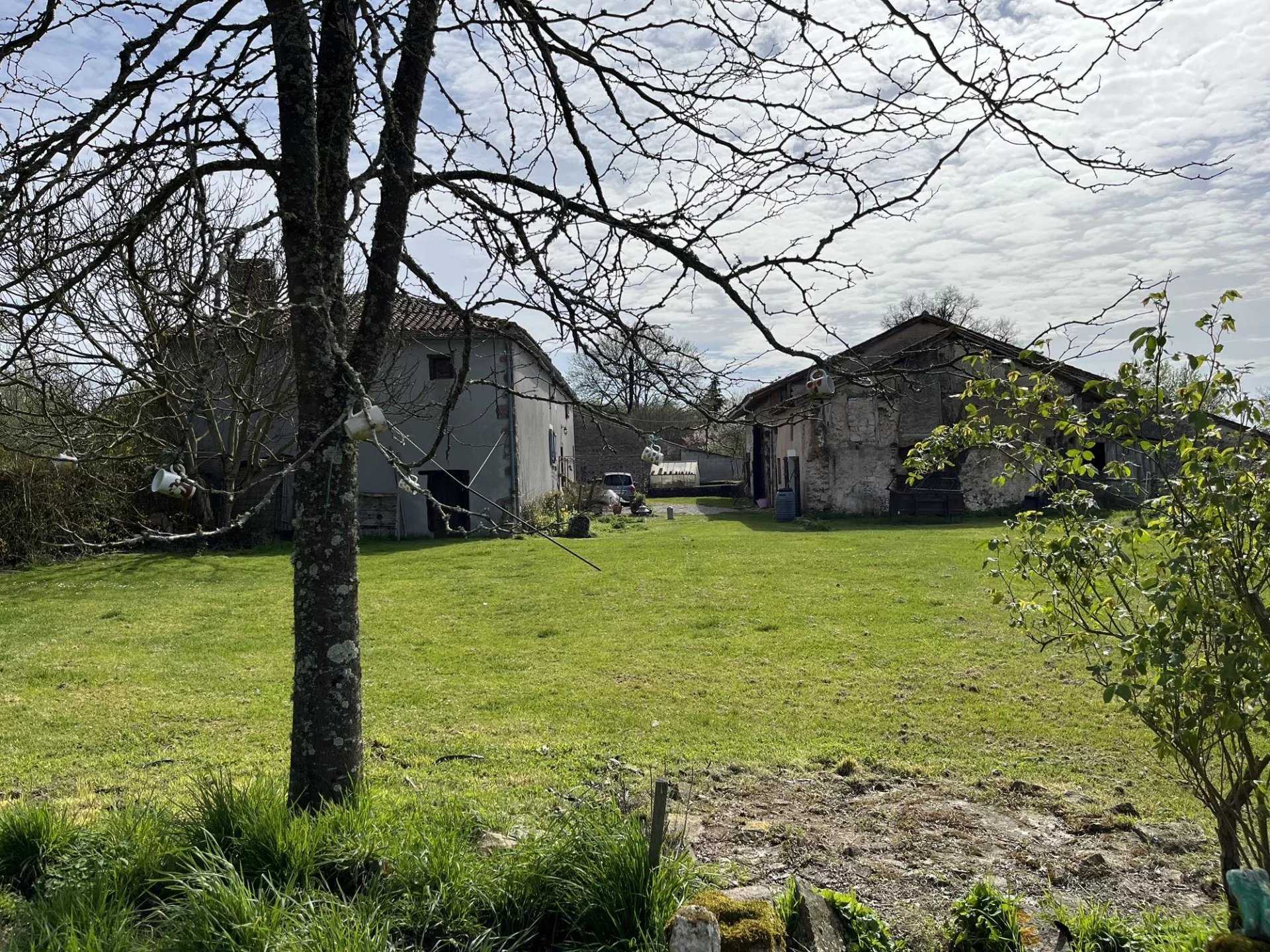 Rumah di L'Isle-Jourdain, Nouvelle-Aquitaine 12156212