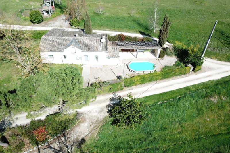 بيت في Lauzun, Nouvelle-Aquitaine 12156220