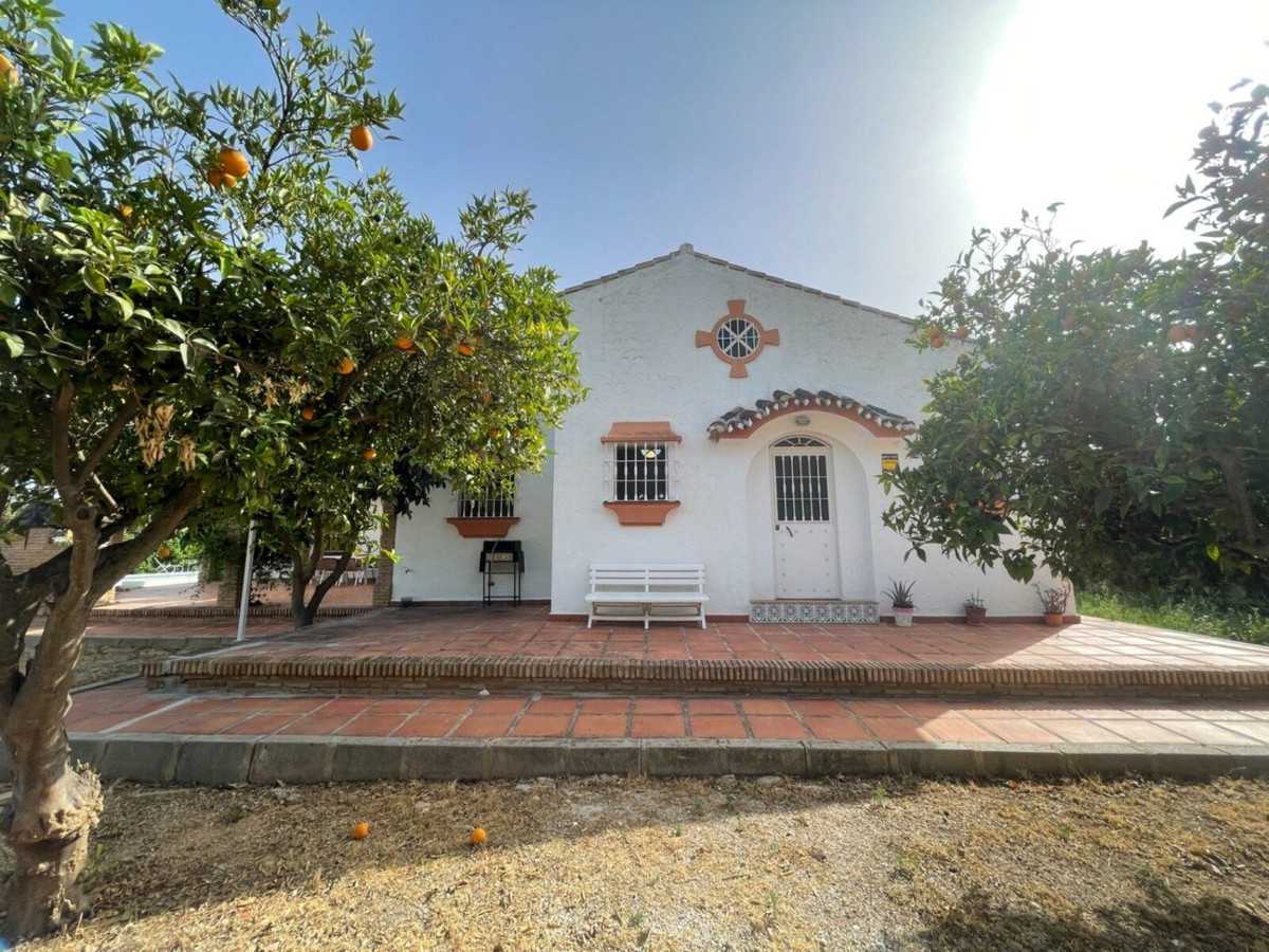 House in Alhaurin de la Torre, Andalusia 12156412