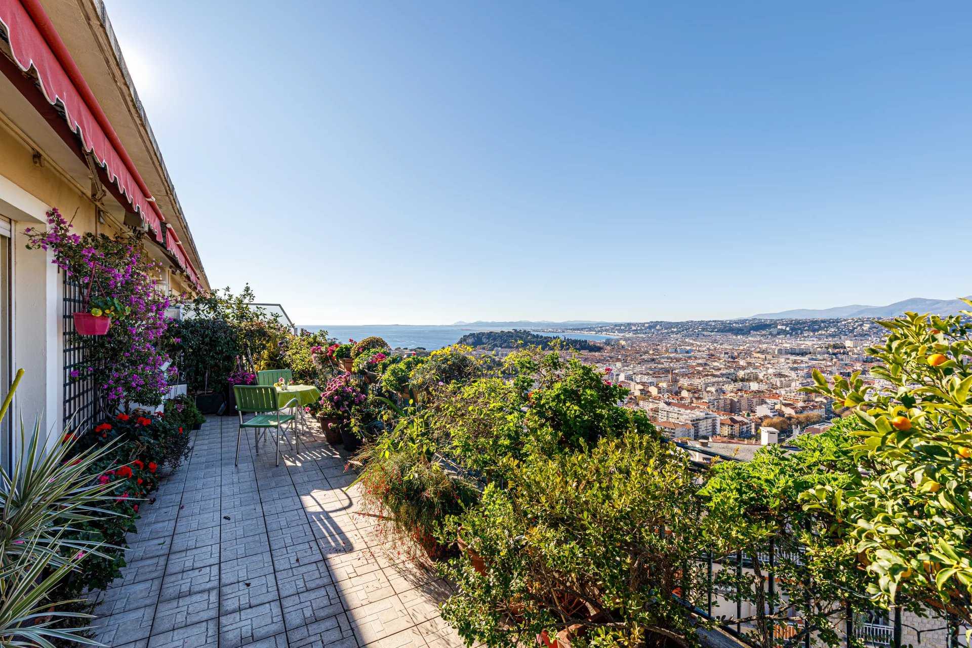 Condominium in Nice, Alpes-Maritimes 12157074